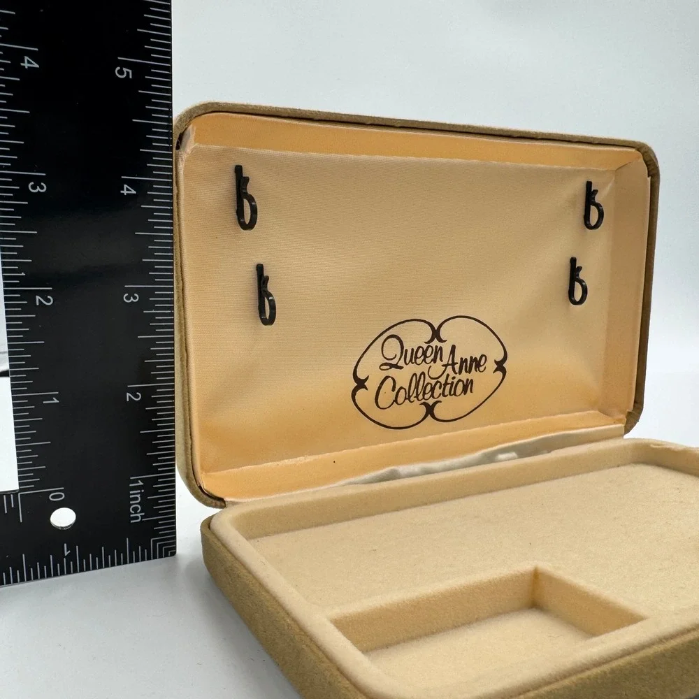 Vintage Small Tan Clamshell‎ Jewelry Gift Box Presentation Case 7